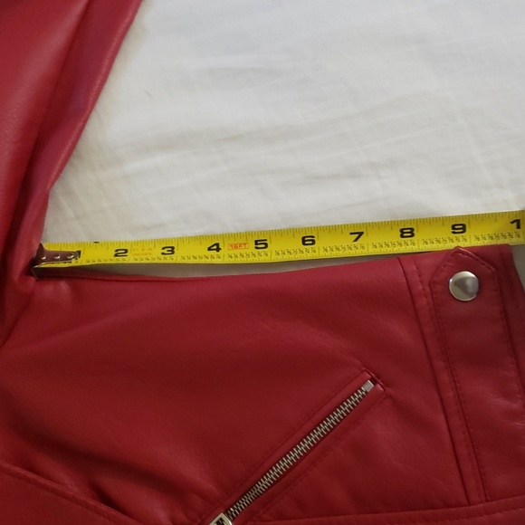 Red faux leather jacket from primark fits like a medium size - Picture 9 of 14